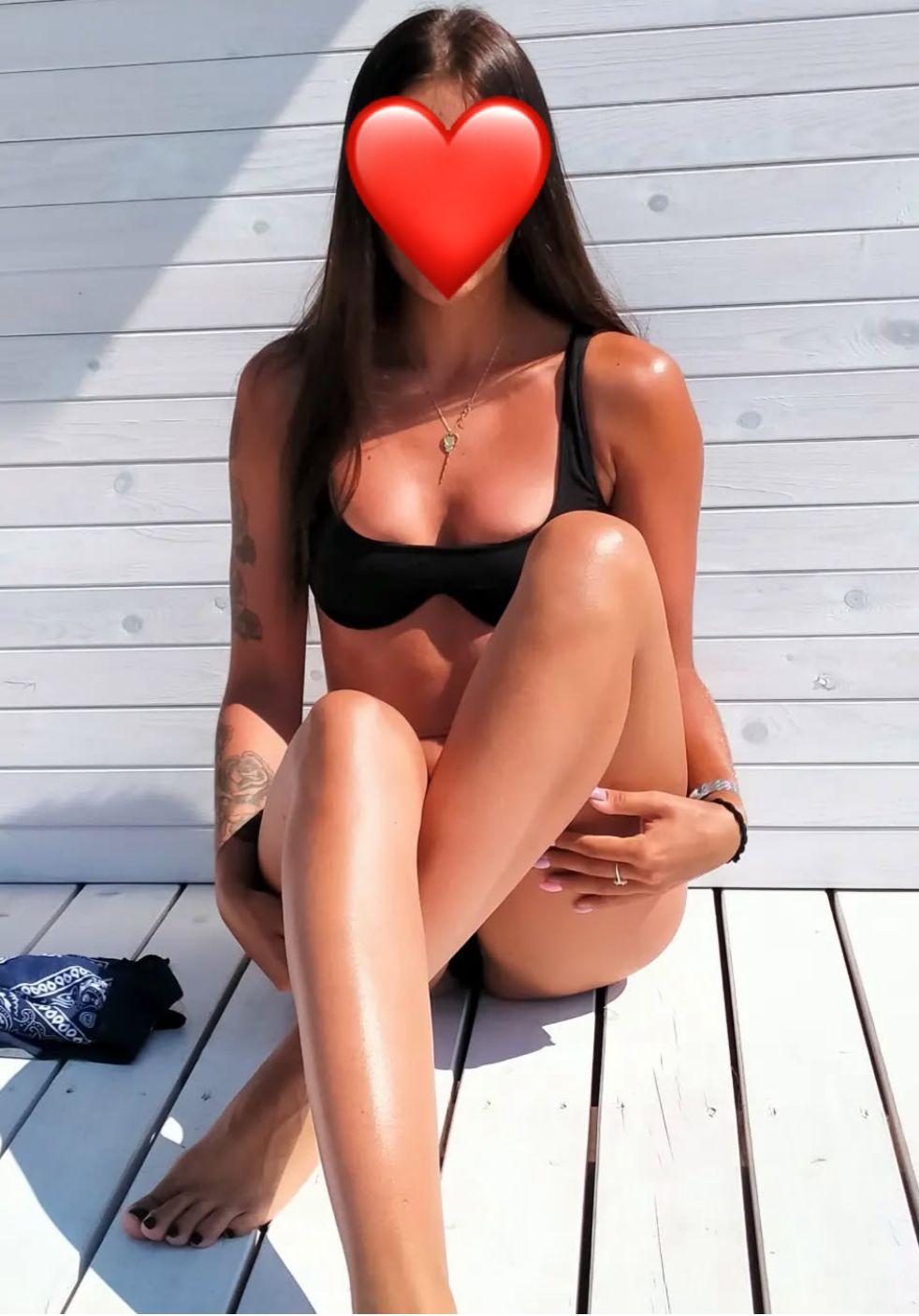 בחורות נשיות-הוד השרון