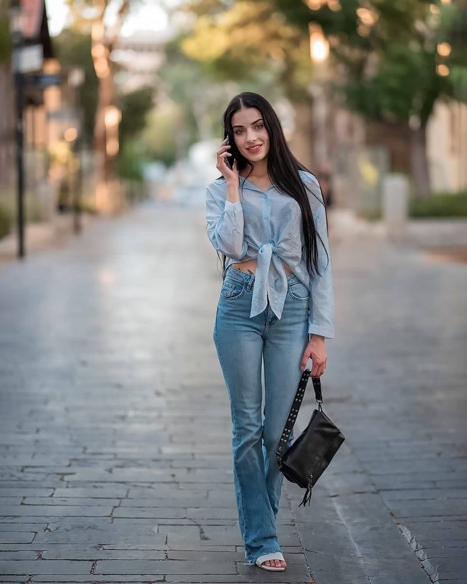ליזה – פצצה בחורה הורסת 25- תל אביב