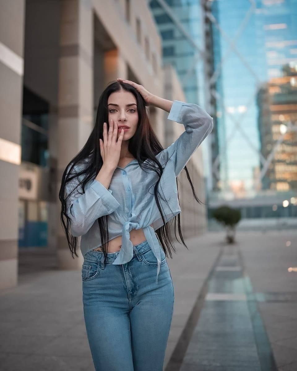 ליזה – פצצה בחורה הורסת 25- תל אביב
