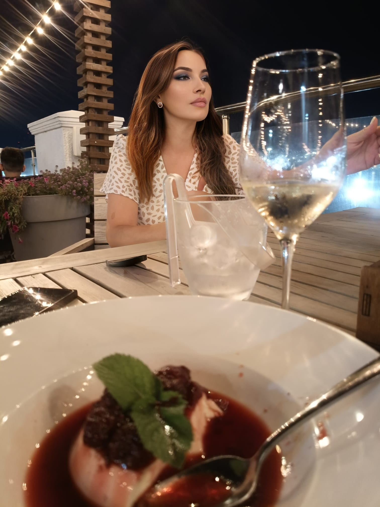 לילי- מארחת מדהימה 29 בתל אביב