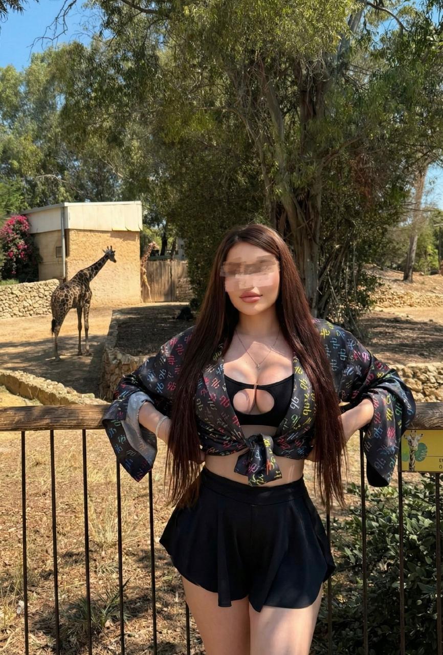 תיירת מחול – תל אביב
